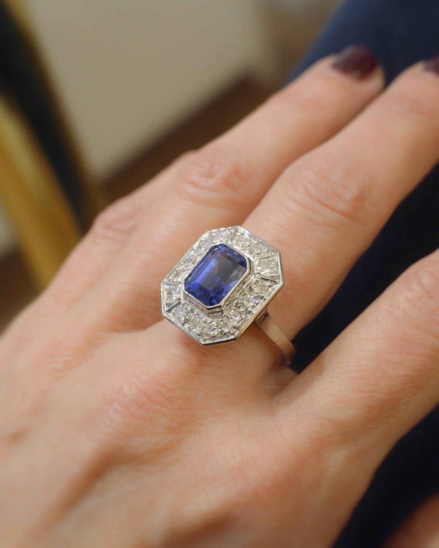 Bague art déco saphir RPC entourage diamants-monture en platine -