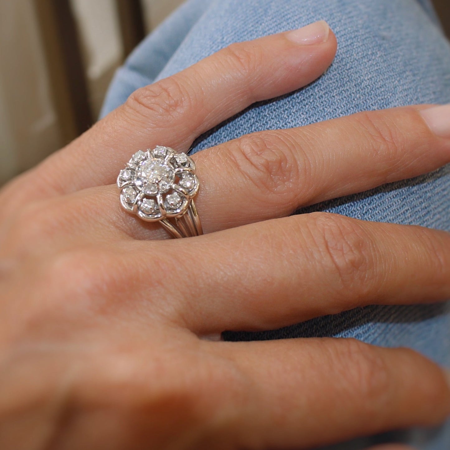 Bague ancienne fleur en diamants - monture en or blanc 18 K - modele datant des années 50