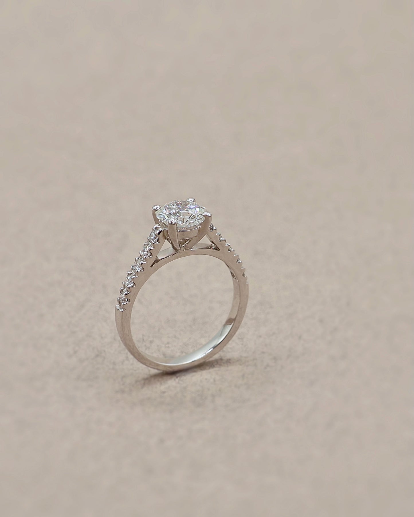 Bague de fiancailles solitaire diamants
