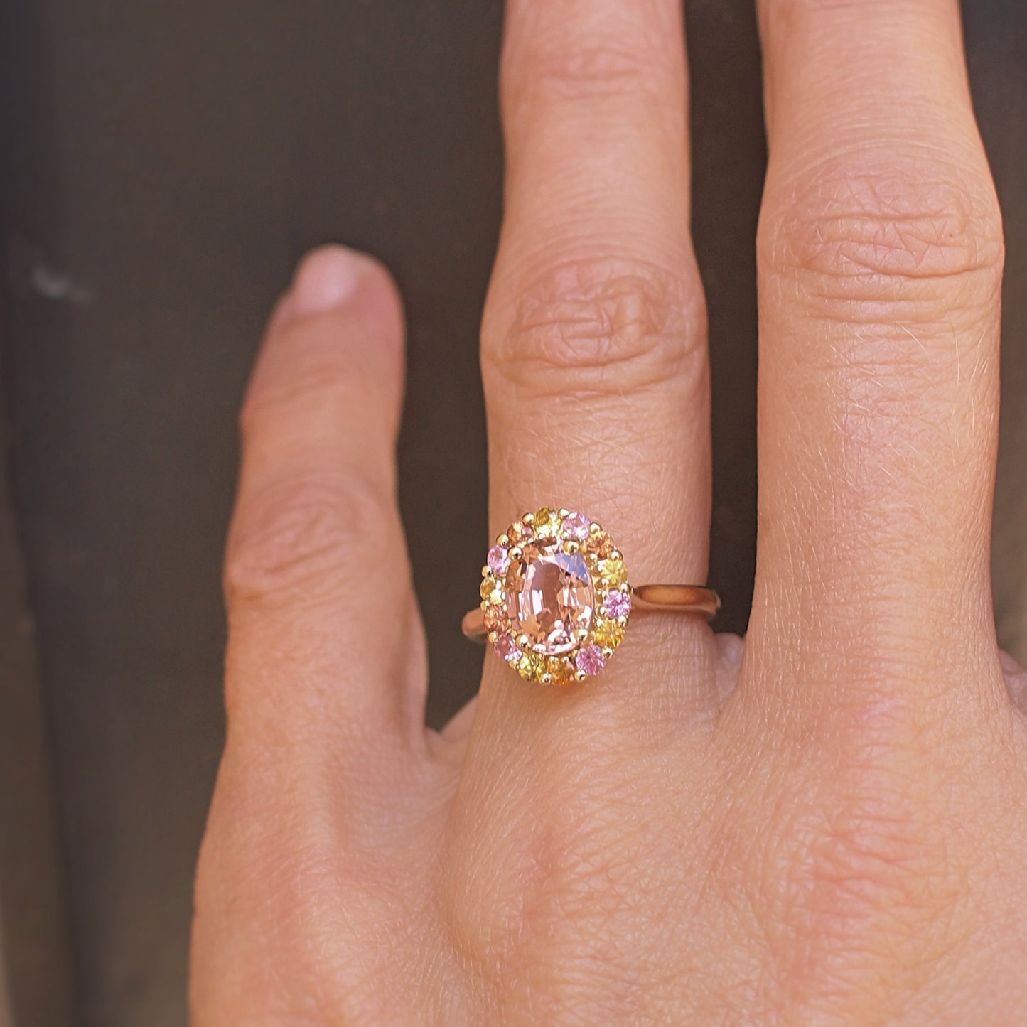 bague marguerite tourmaline rose et saphirs multicolores