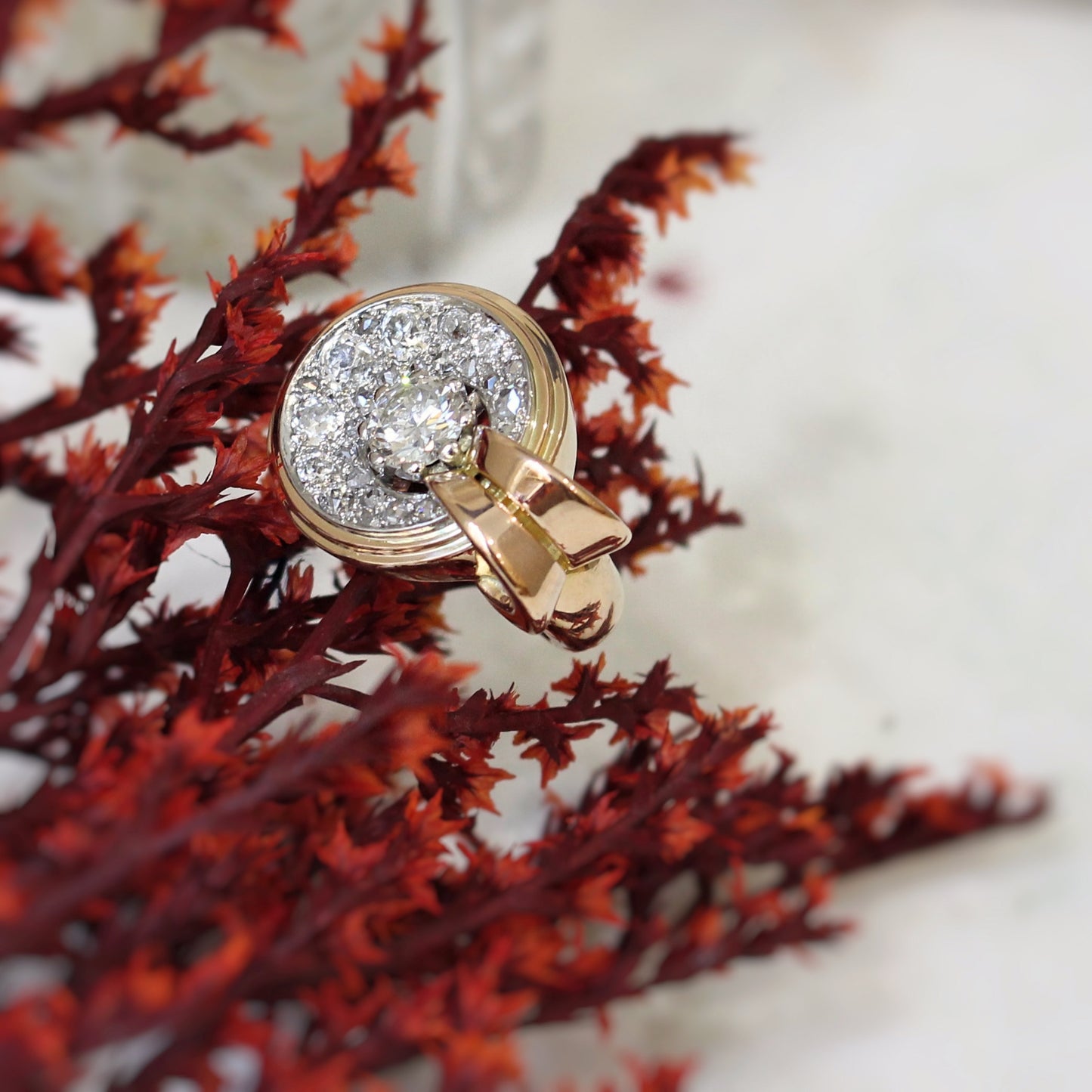 Bague tank ancienne vers 1940 avec un diamant central de 0,90 carat-bijouterieballanger