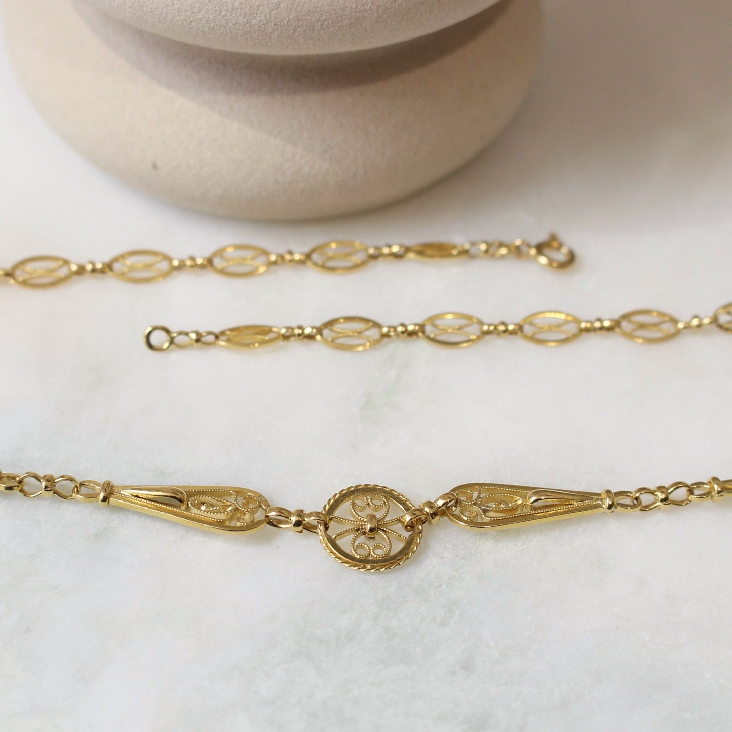 Collier filigrane ancien en or jaune 18k