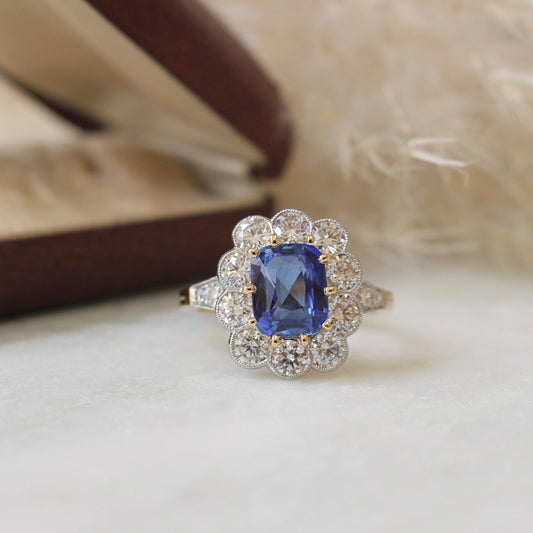 Superbe bague de fiançailles-saphir entourage diamants-bague marguerite.