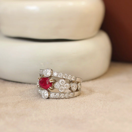 bague bandeau style empire avec rubis taille ovale et diamants -monture en platine