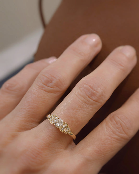 bague style Art Déco- diamants sur or jaune