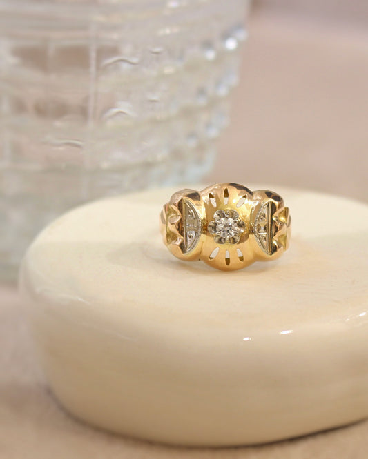 bague ancienne à motifs ajourés-vers 1940-or rose et diamant