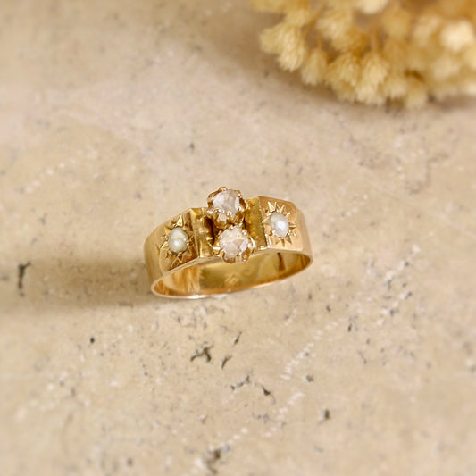 Bague ancienne en or rose ornées de demi-perles