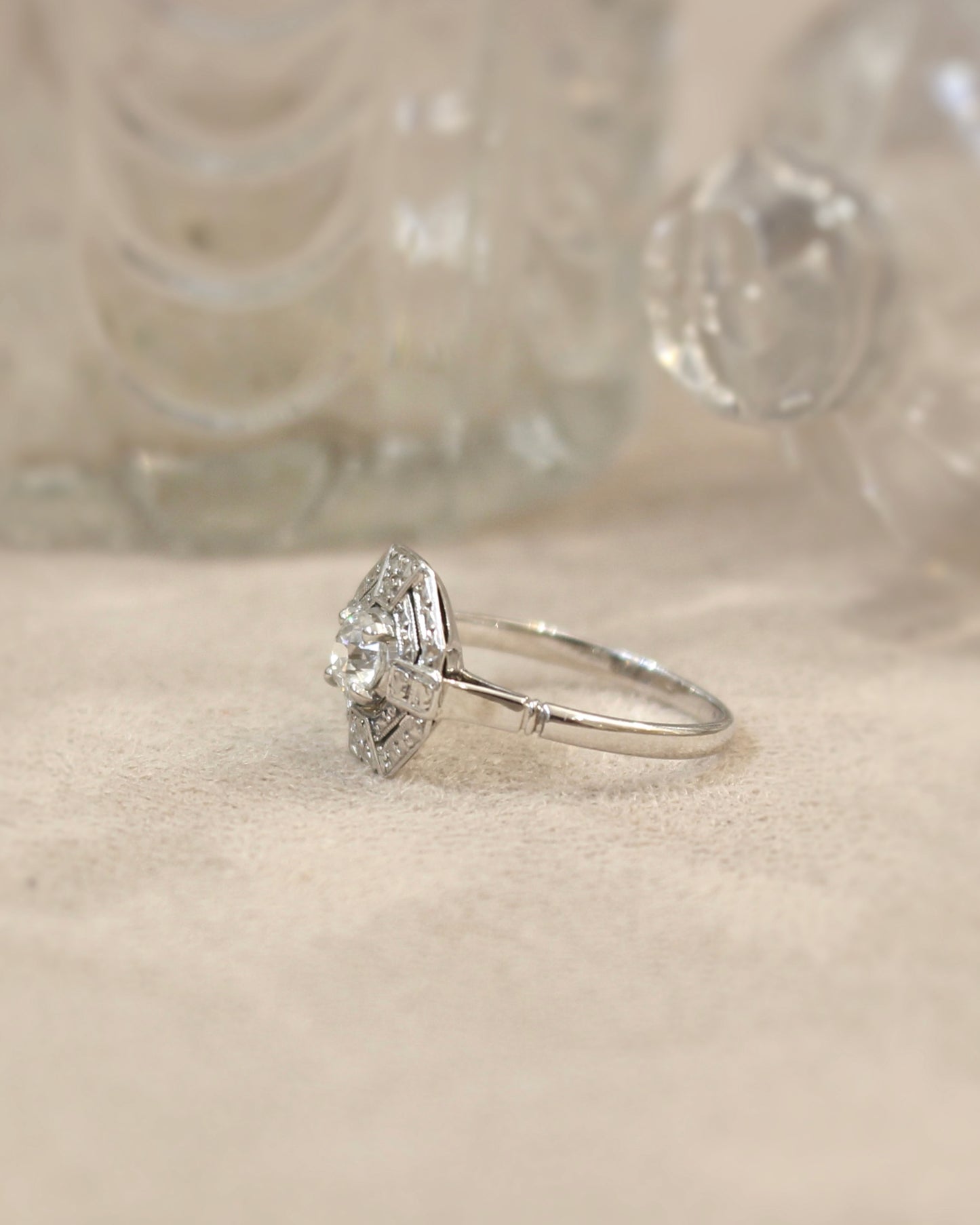 bague ancienne époque art déco-diamant central taille ancienne - photo vue de profil