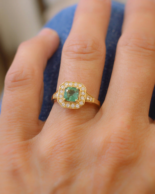 bague création style Art Déco-tourmaline verte et diamants- monture en or jaune 18k