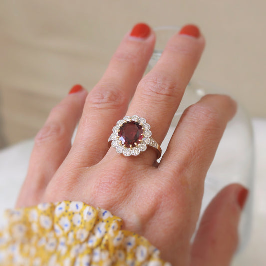 Bague Pompadour Rhodolite entourage diamants