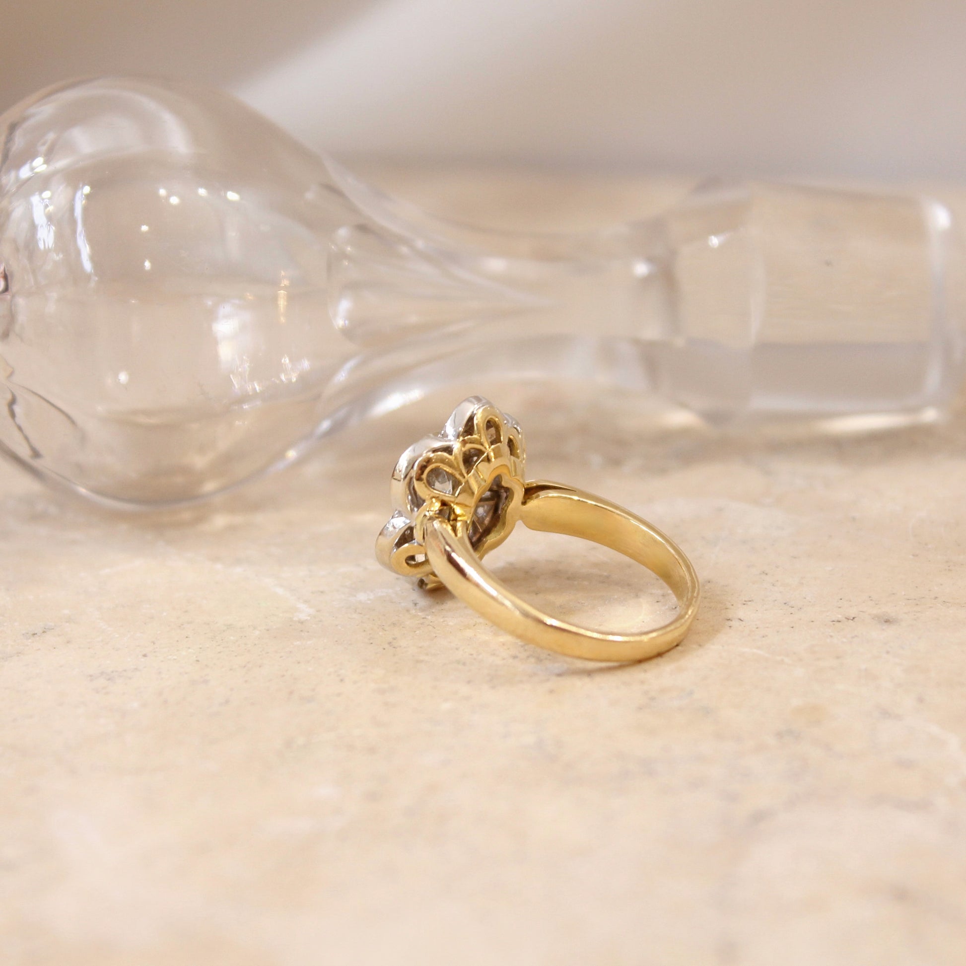 bague diamants panier ajouré- marguerite diamants huit pétales