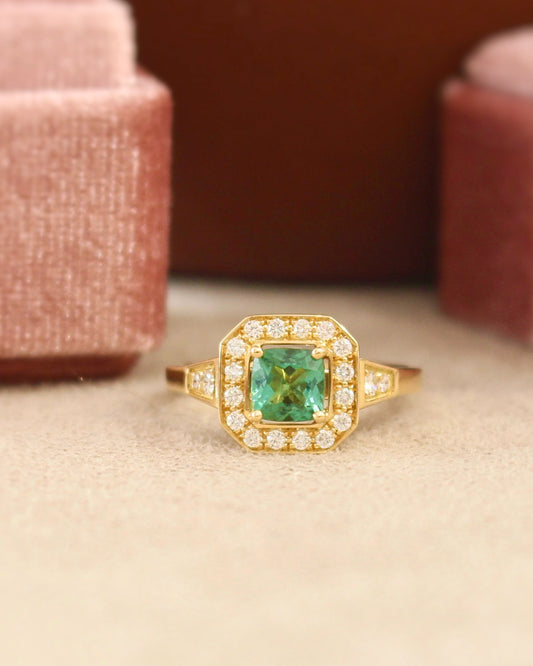 bague tourmaline verte taille coussin-entourage diamants-or jaune 18K-style art Déco