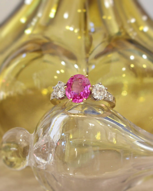 bague trilogie saphir rose et diamants -monture en or jaune et platine