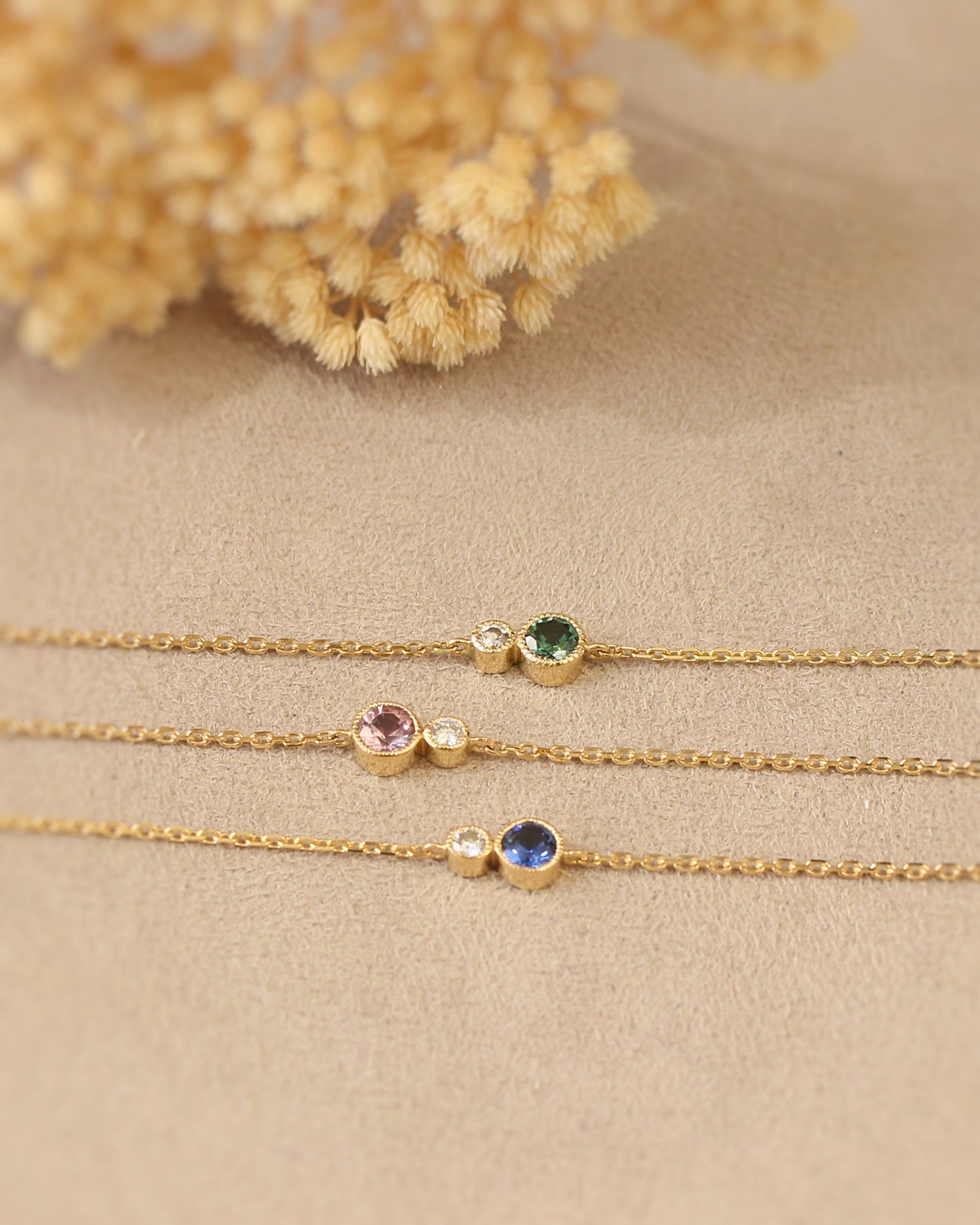 bracelet saphirs et diamants pour femme- couleur du saphir au choix : bleu, rose ou vert