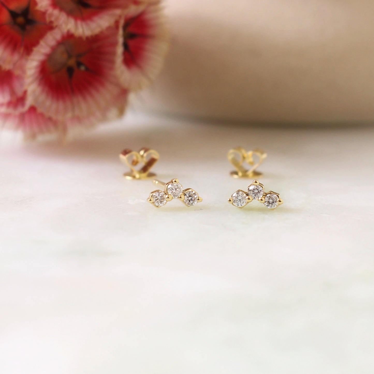 Clous d'oreilles puces diamants sur or 18k