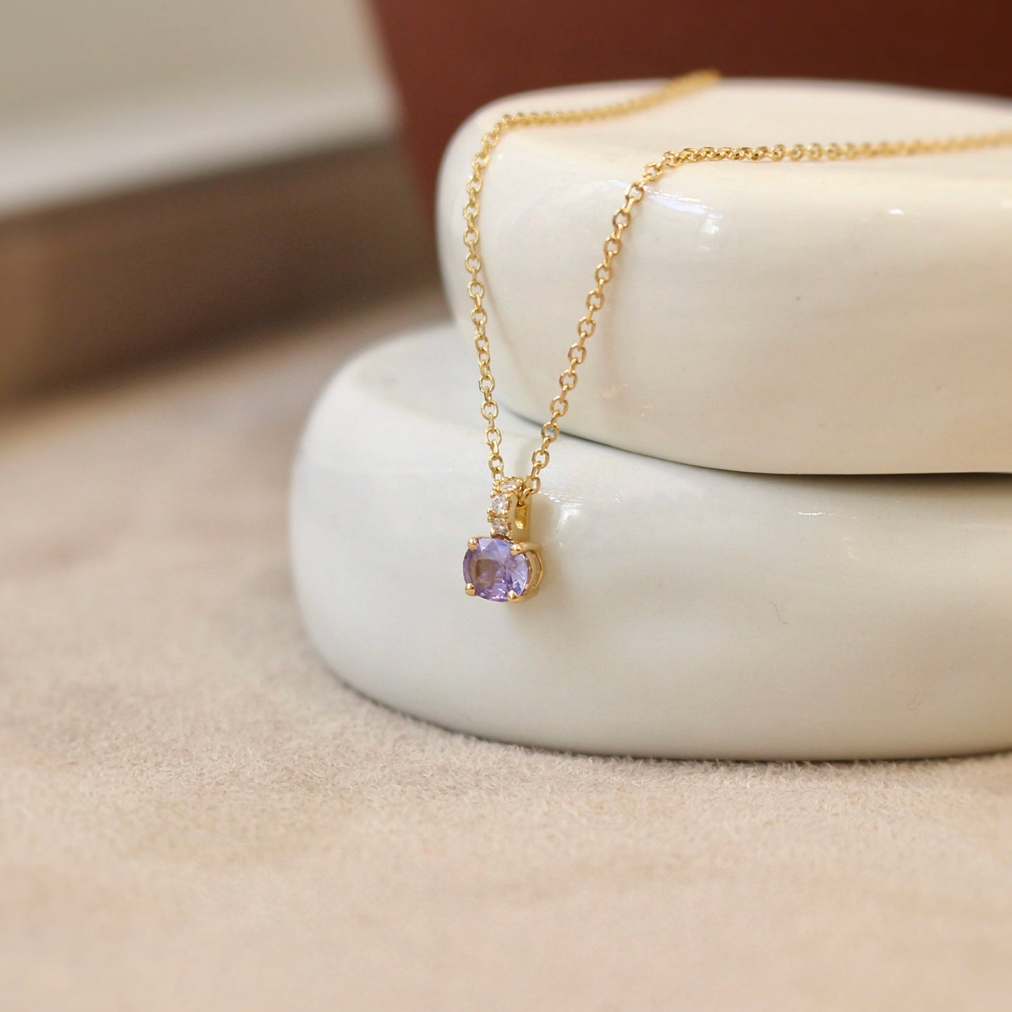collier pendentif saphir et diamants sur or jaune 18k-longueur de la chaine 42 cms