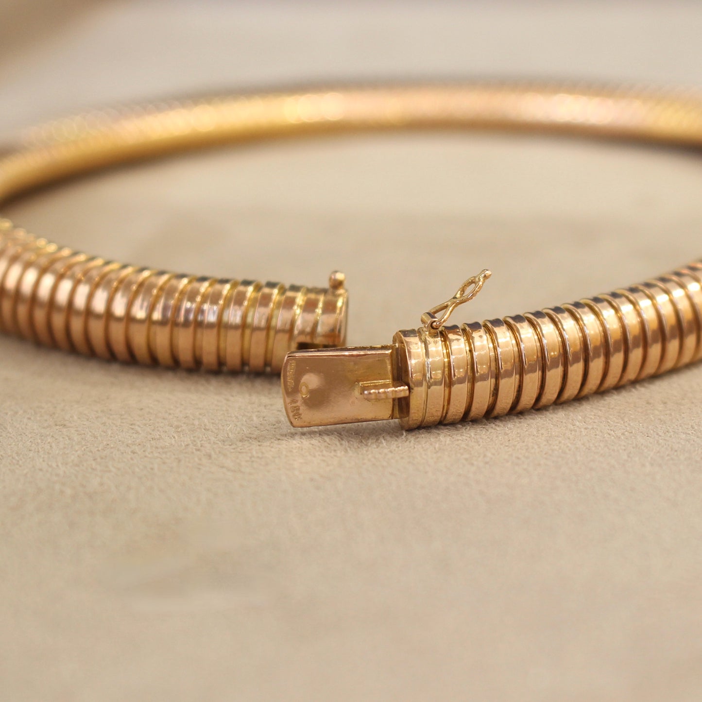 collier tubogaz ancien vers 1940 en rose 18K-collier maille souple tubogaz en chute