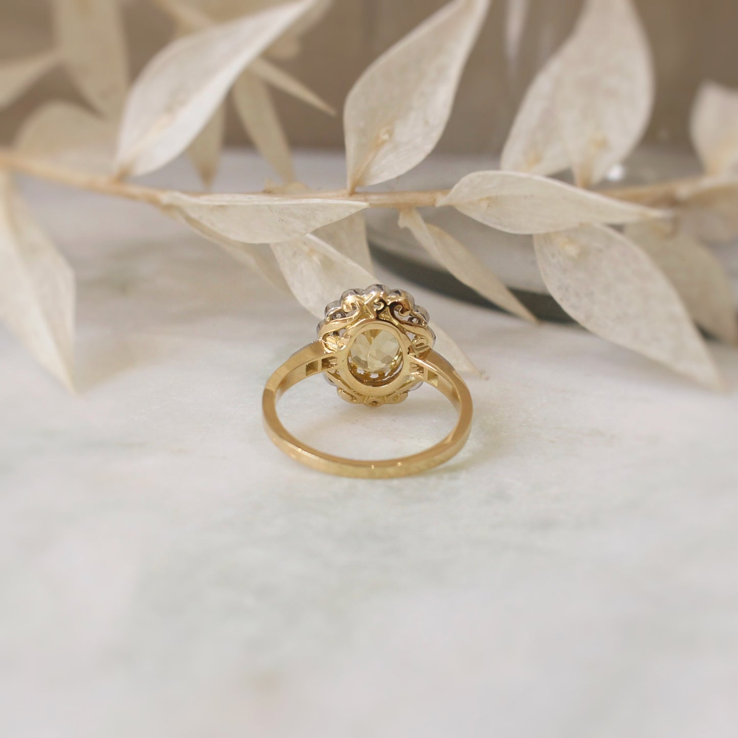 saphir jaune entourage diamants-bague de fiançailles