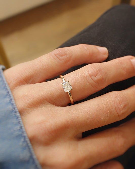 solitaire diamant pour demande en mariage - bague avec diamant pesant 0,70 carat, taille coussin
