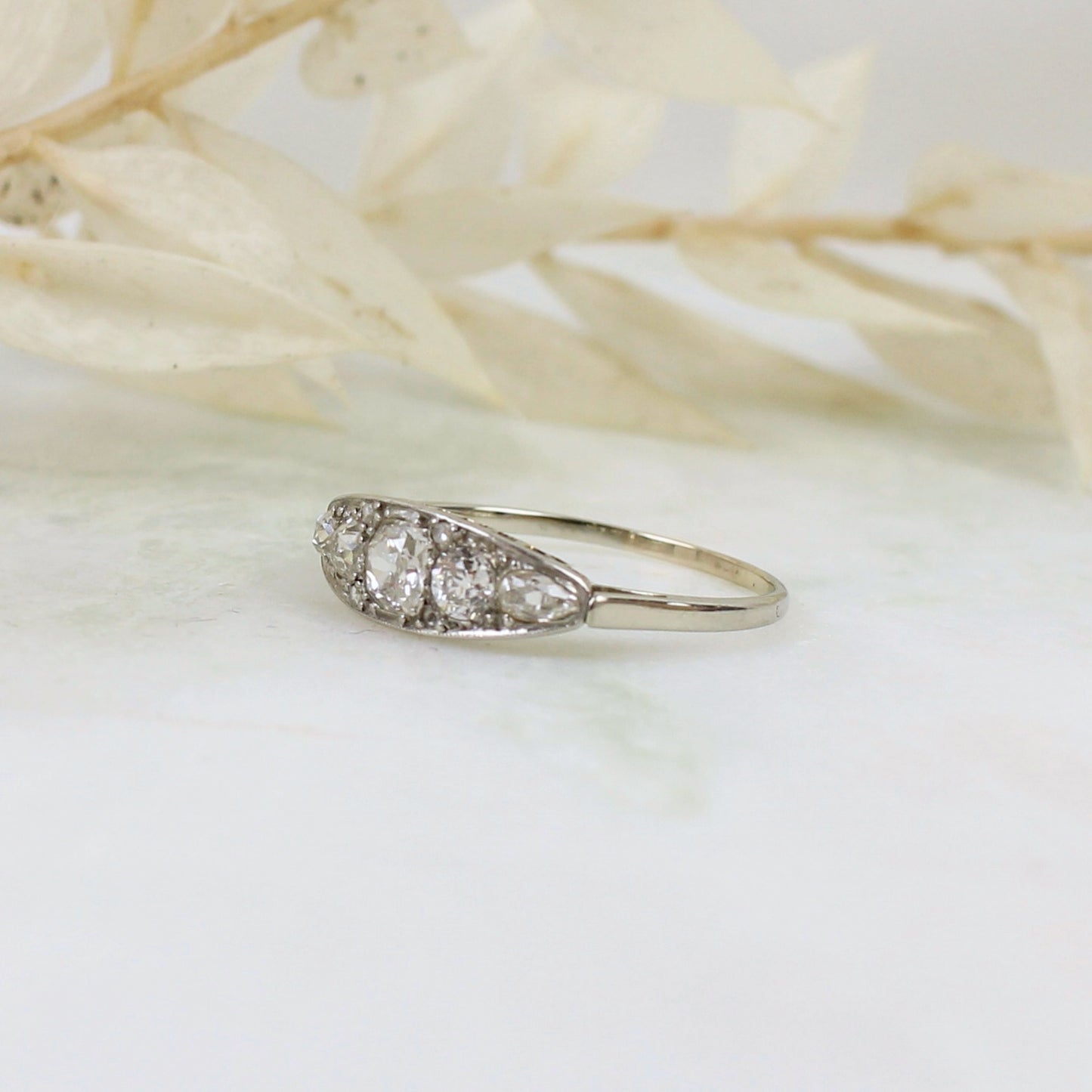 Bague jarretière diamants