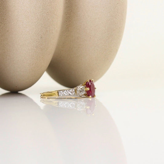 Bague solitaire Rubis épaulé diamants