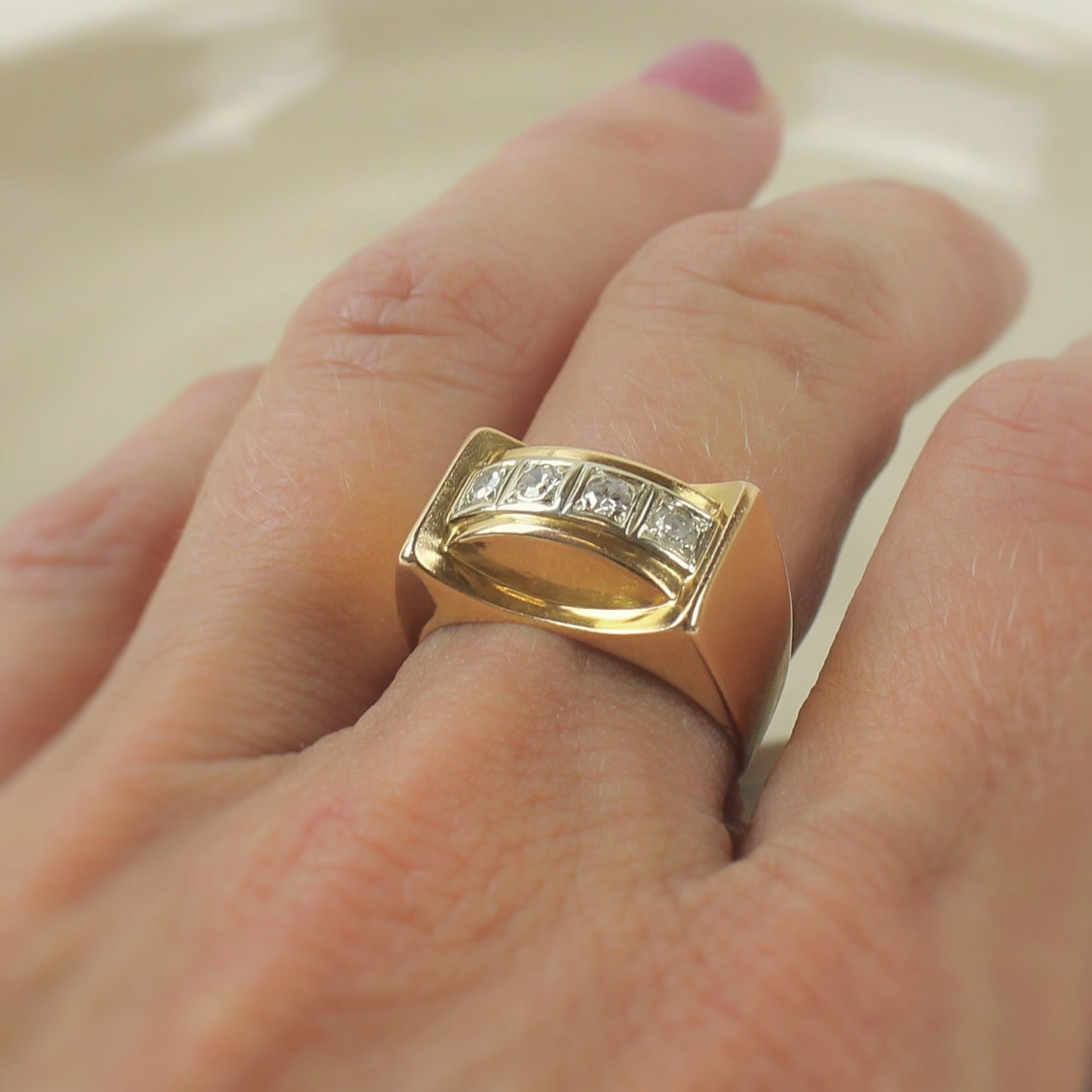 Bague tank-pont à livre ouvert