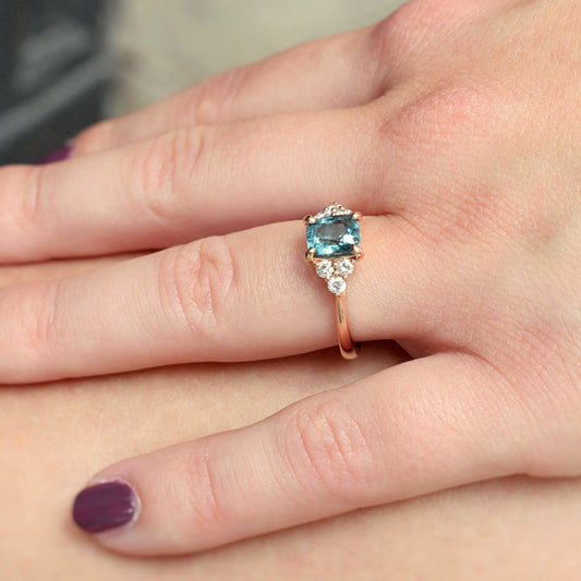 Bague tourmaline bleue lagon sur or rose 18k