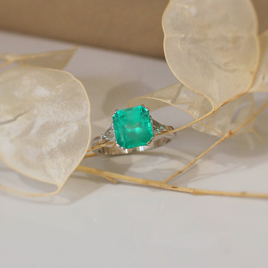 Bague Emeraude de 3_5 carats monture en or blanc18k