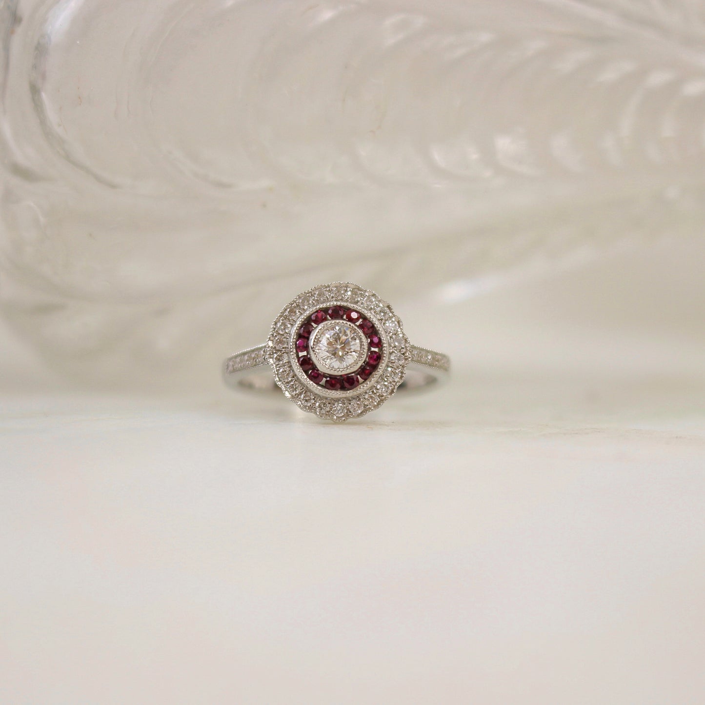 Bague art déco fiancaille diamants et rubis