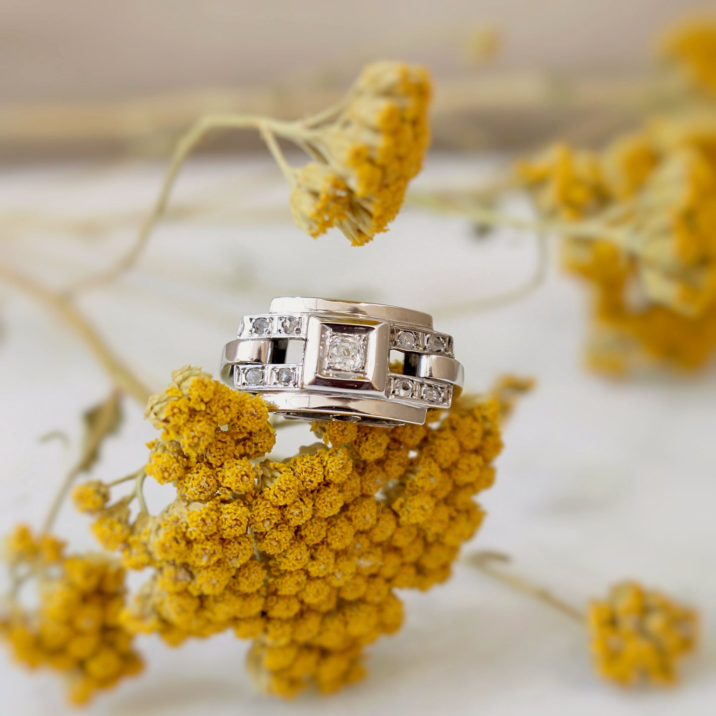 bague art déco en or blanc et diamants