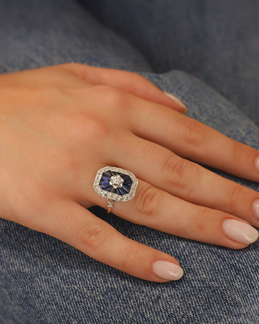 Bague Art Deco saphirs calibres et diamants