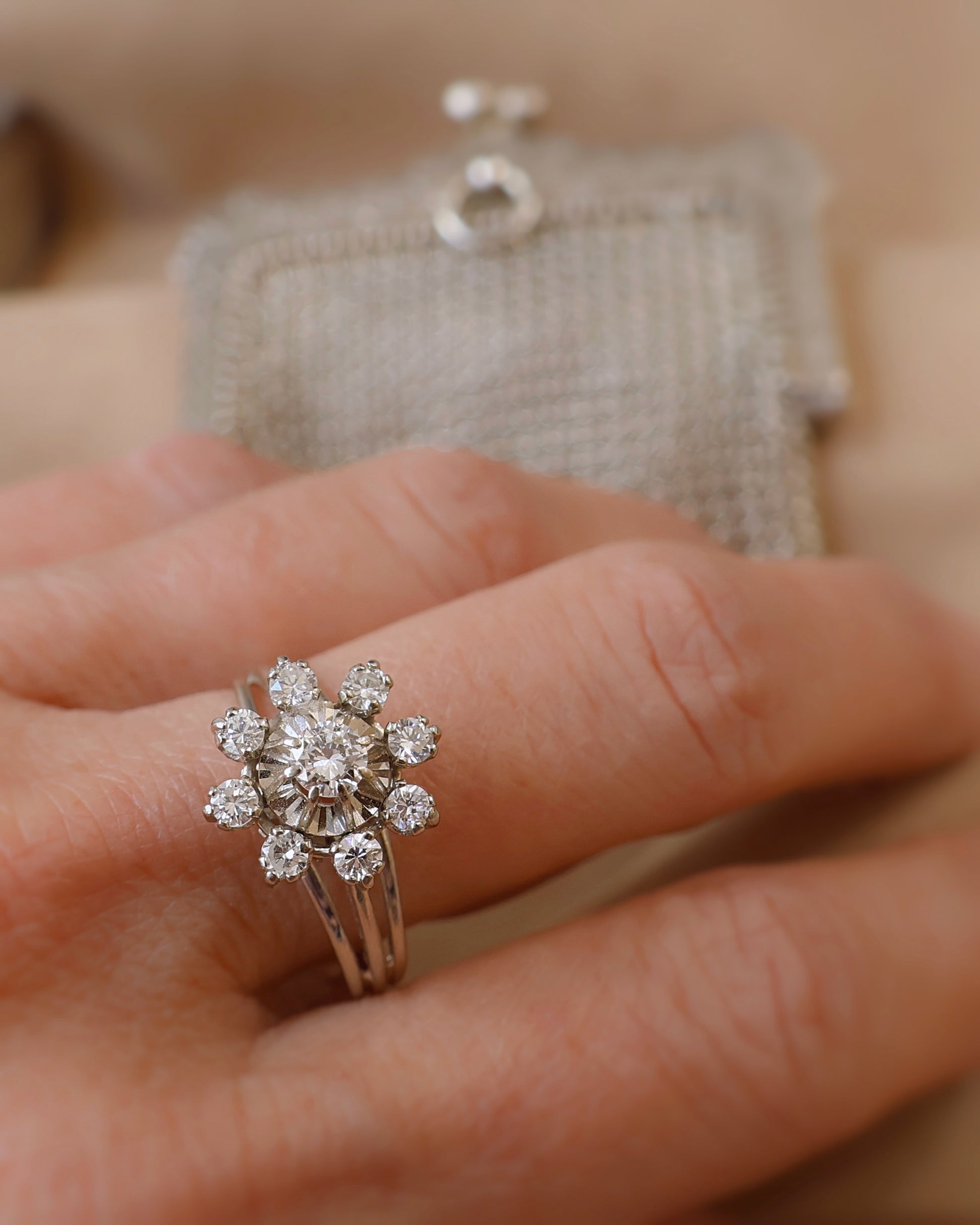 Bague ancienne marguerite diamants or 18K