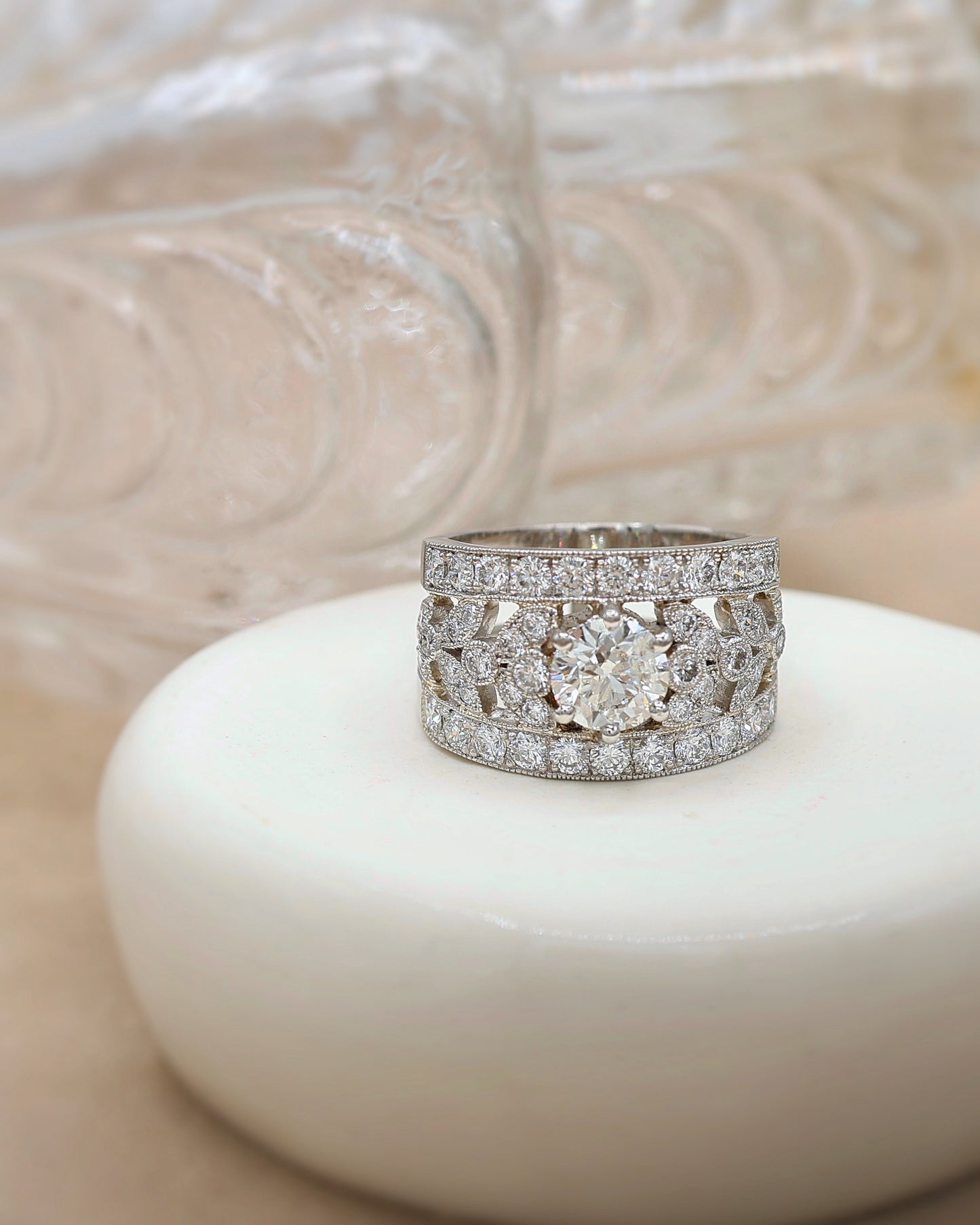 Bague bandeau platine et diamants