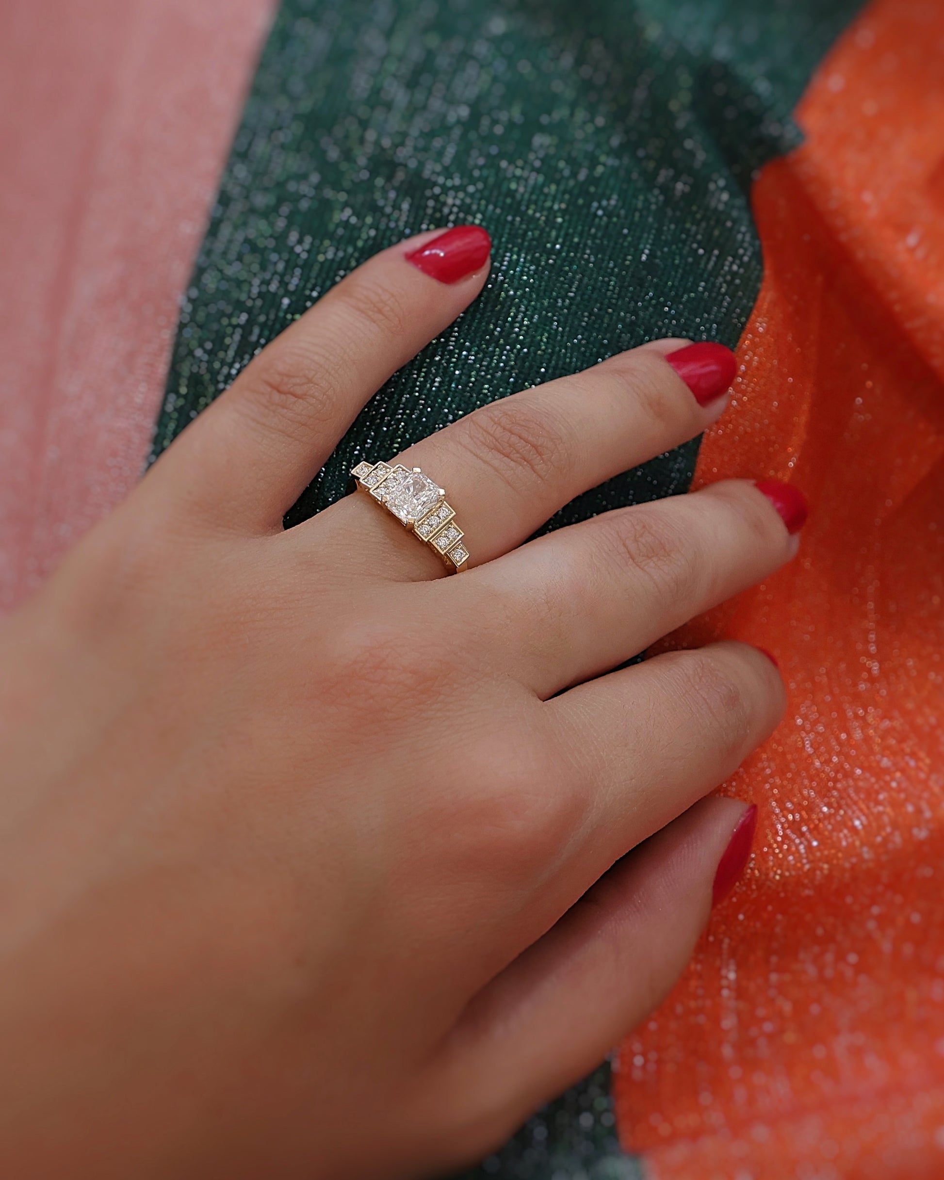 Bague diamant taille radiant style Art Deco or 18K