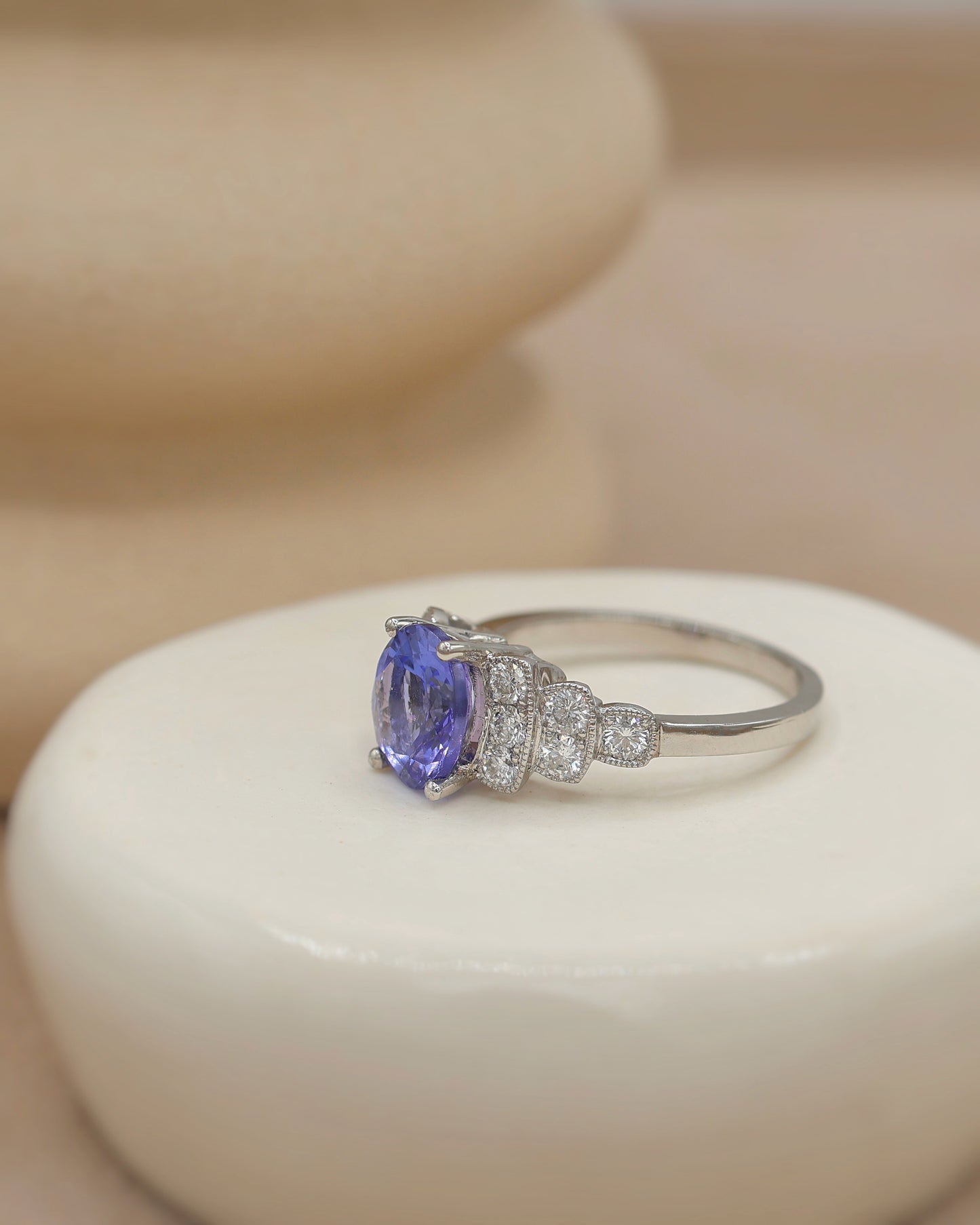 Bague en platine tanzanite et diamants