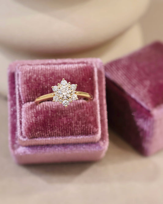 Bague entourage diamants alternés or jaune 18K