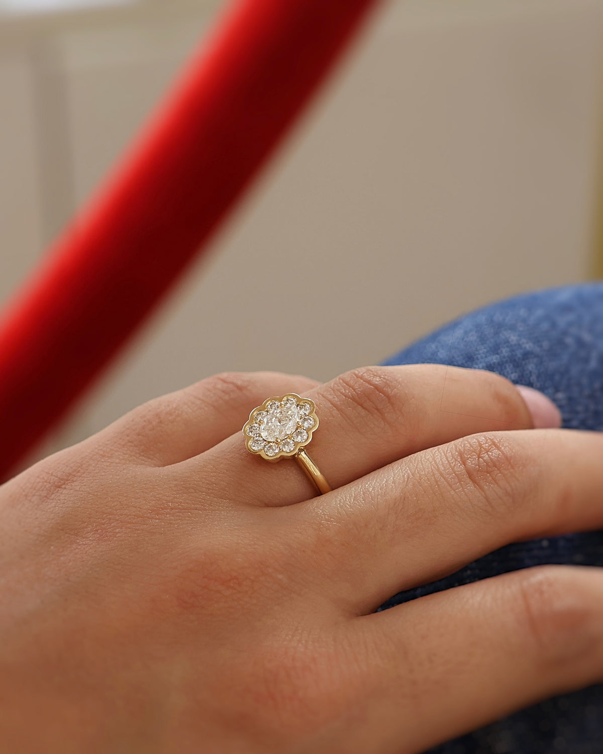 Bague entourage diamants festonnes or 18K