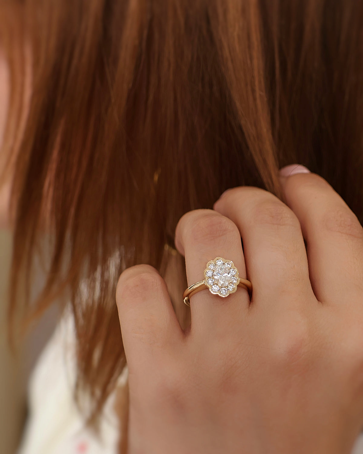Bague entourage diamants festonnes or jaune 18K