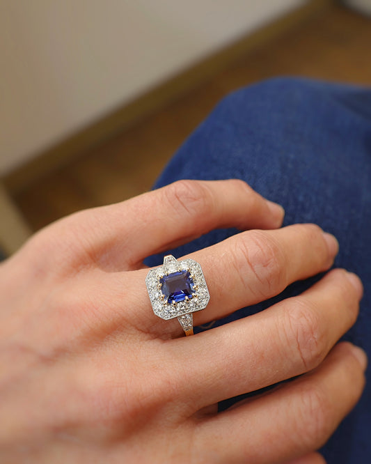 Bague entourage saphir et diamants platine et or jaune 18K
