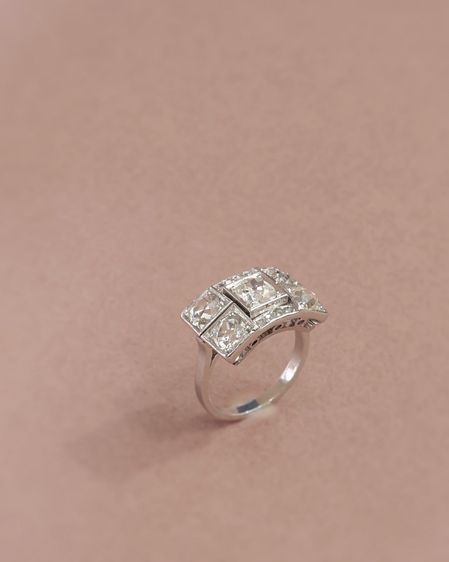 Bague epoque Art Deco diamants or blanc 18K