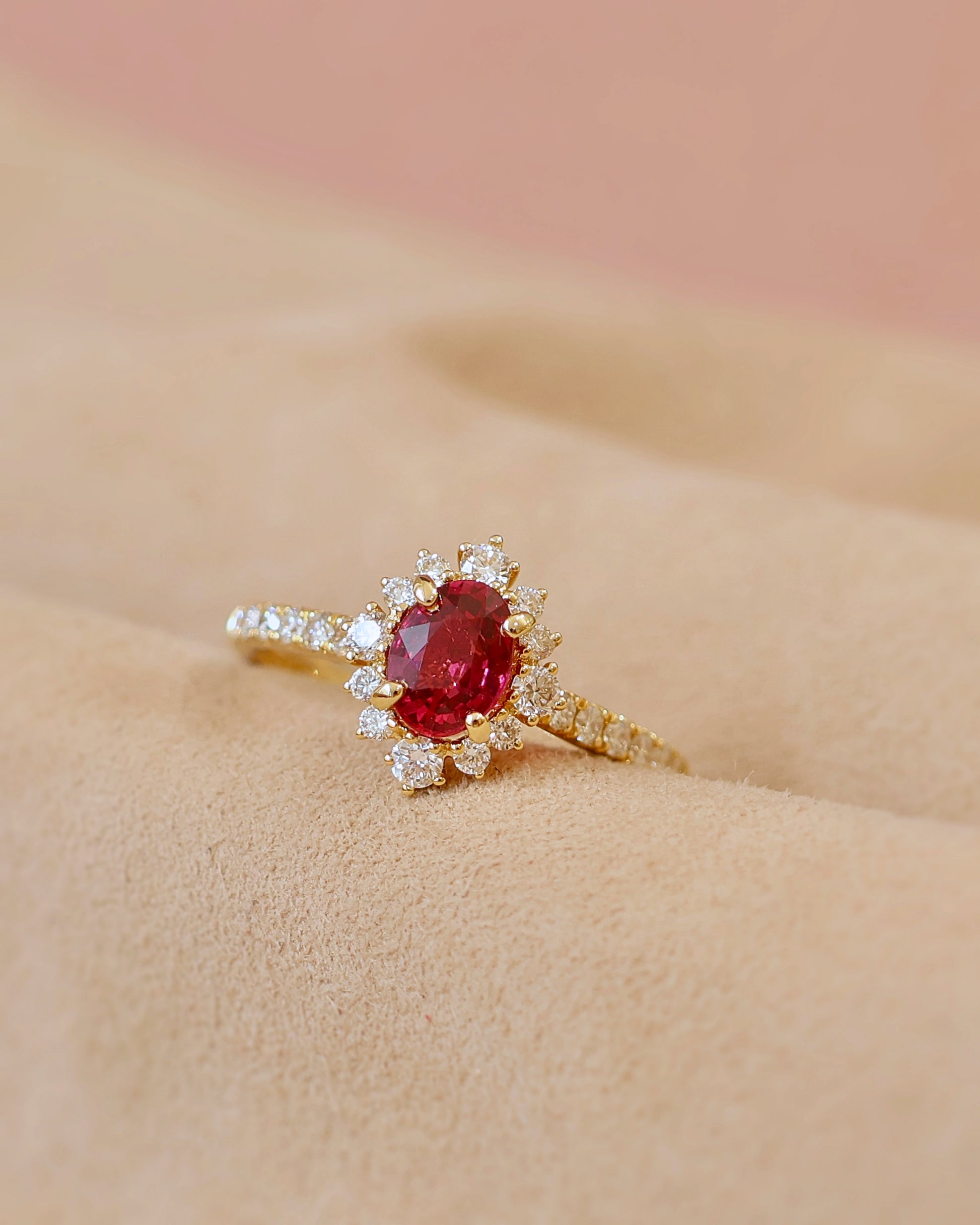 Bague rubis  et diamants -anneau pavé de diamants