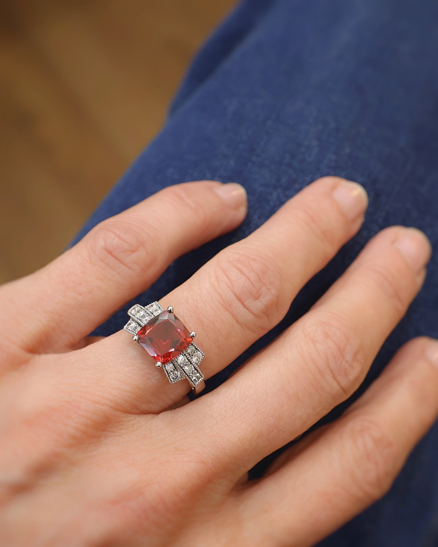 Bague inspiration Art deco grenat rhodolite et diamants sur platine