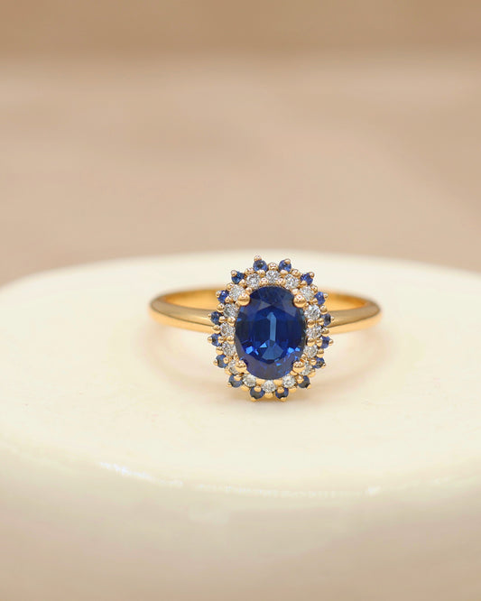 Bague saphir bleu entourage diamants et saphirs or 18K