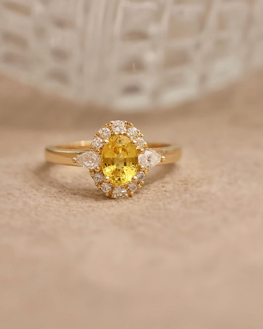 Bague saphir jaune diamants or jaune 18K