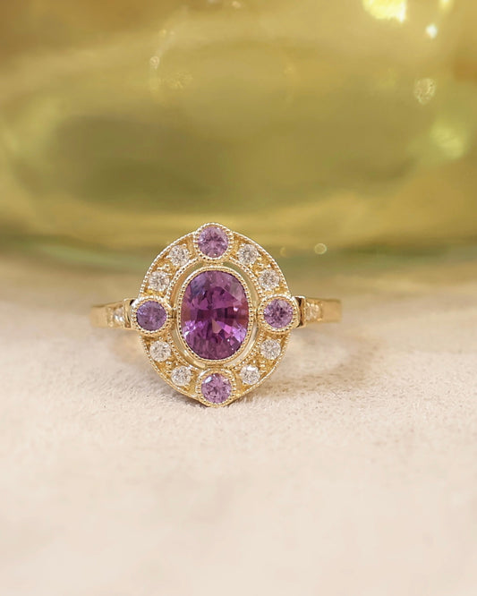 Bague saphir violet et diamants or jaune 18K-sertissage finition perlée