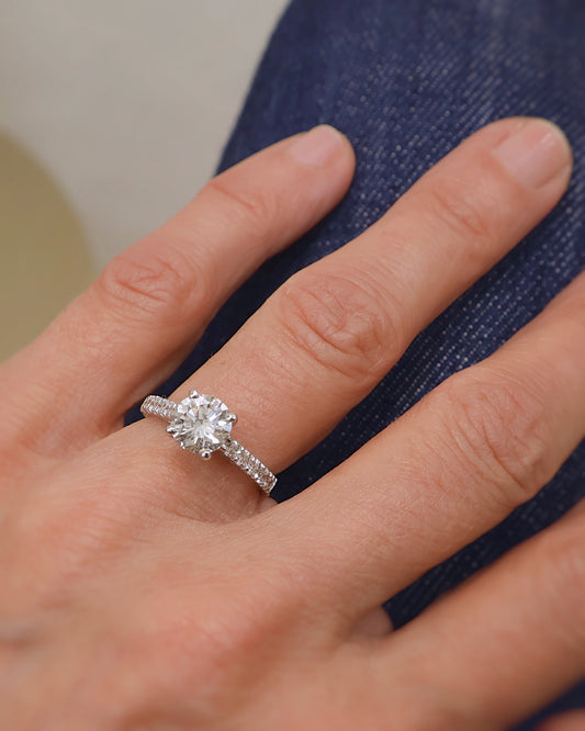 Bague solitaire diamant accompagné or blanc 18K