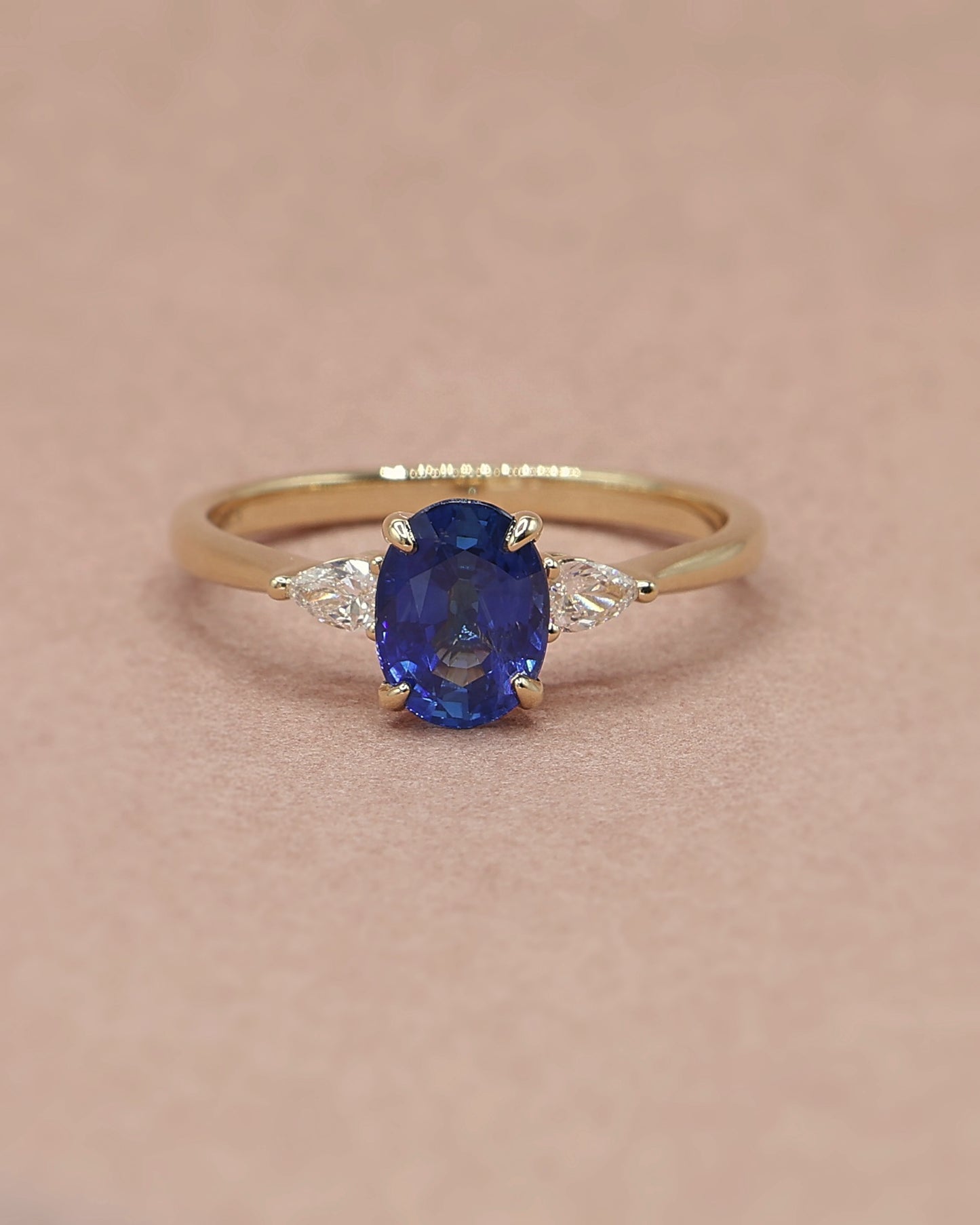 Bague trilogie saphir et diamants or jaune 18K