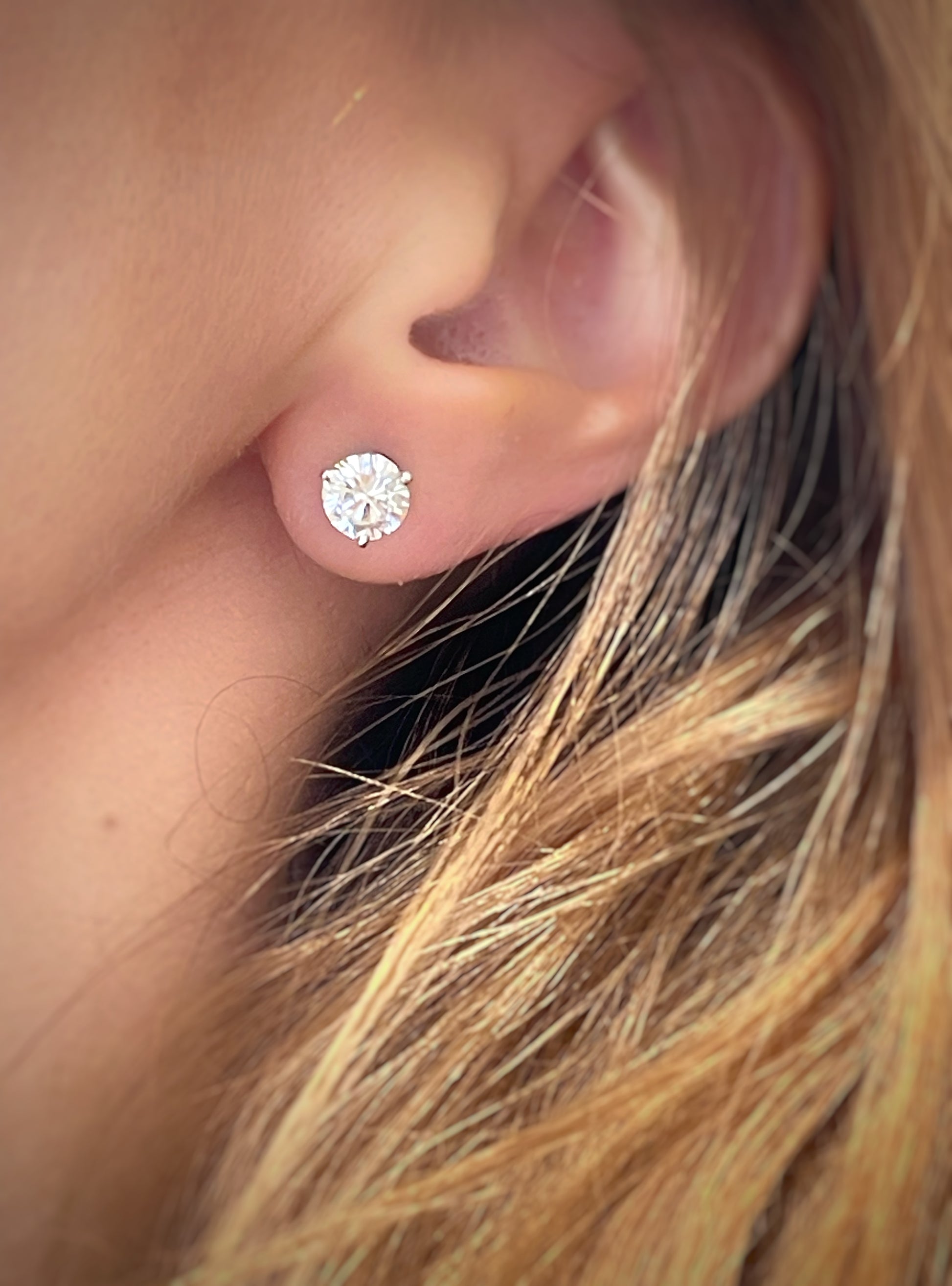Boucles d'oreilles puces diamants or blanc 18K