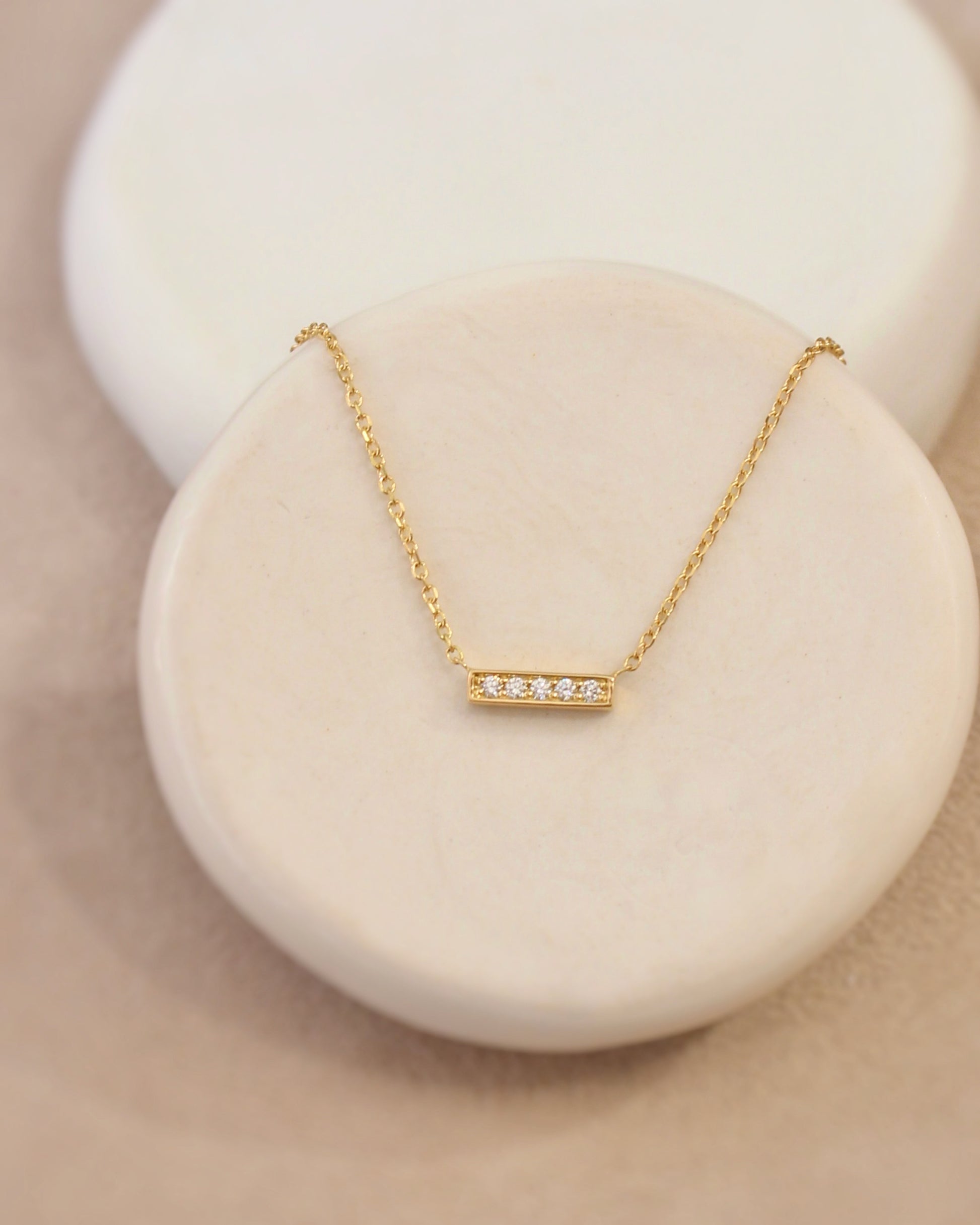 collier barette diamants sur chaine en or jaune 18k