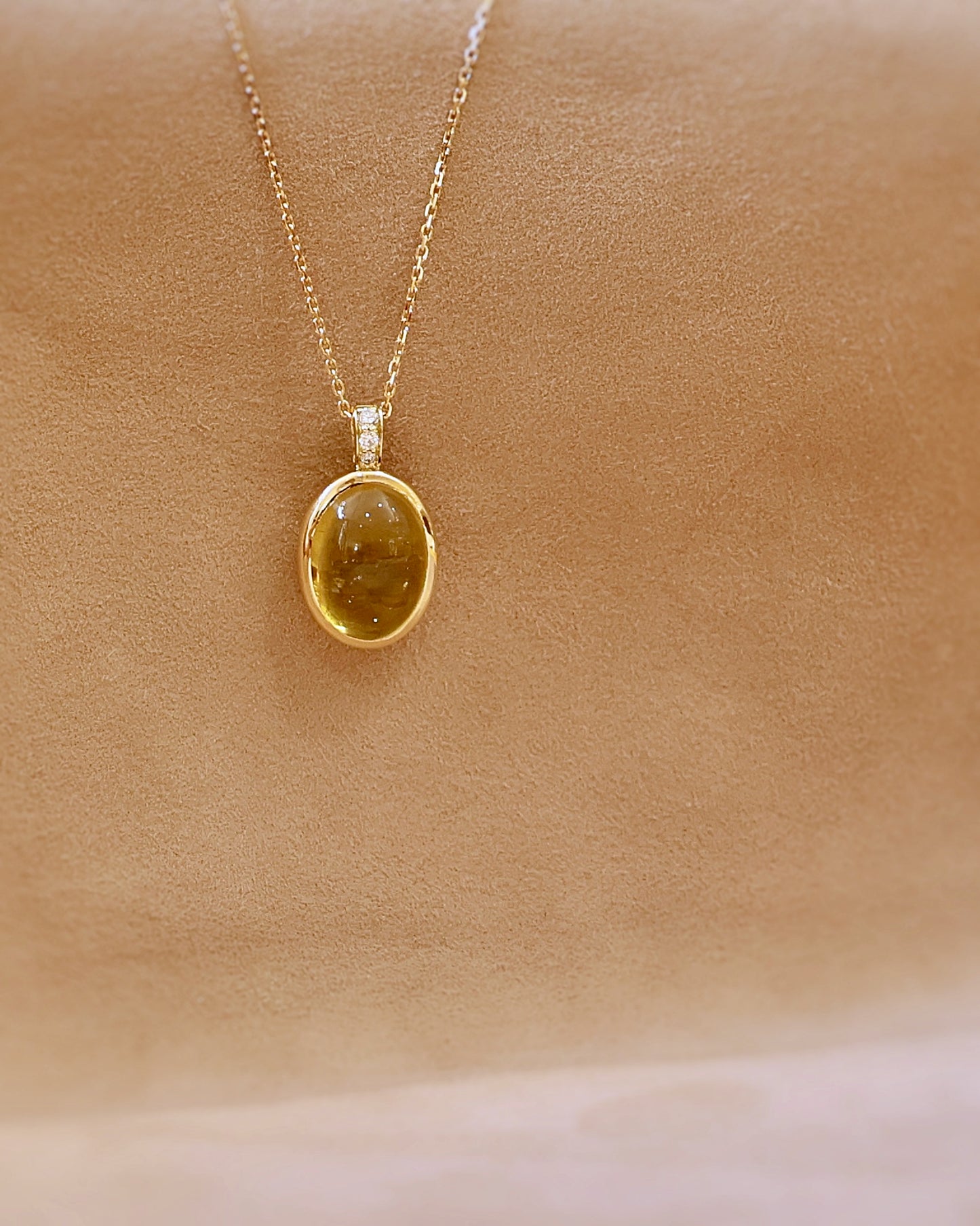 Pendentif citrine cabochon diamants or 18K